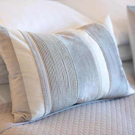 Bridge Cottage Bed And Breakfast Peterborough Bagian luar foto