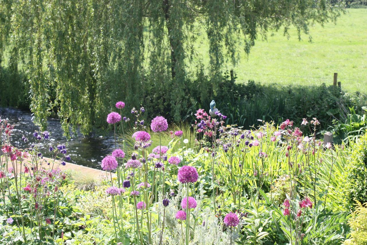 Bridge Cottage Bed And Breakfast Peterborough Bagian luar foto