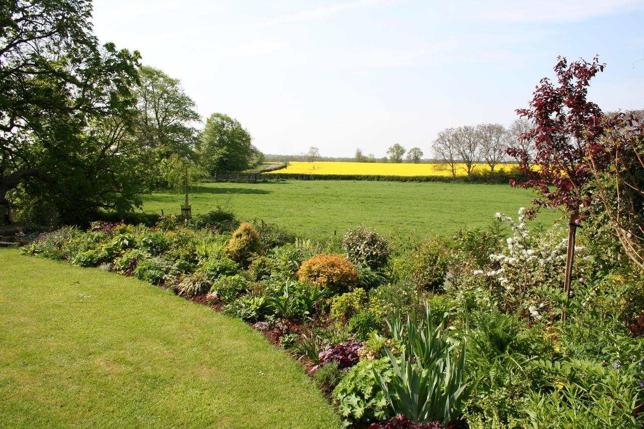Bridge Cottage Bed And Breakfast Peterborough Bagian luar foto
