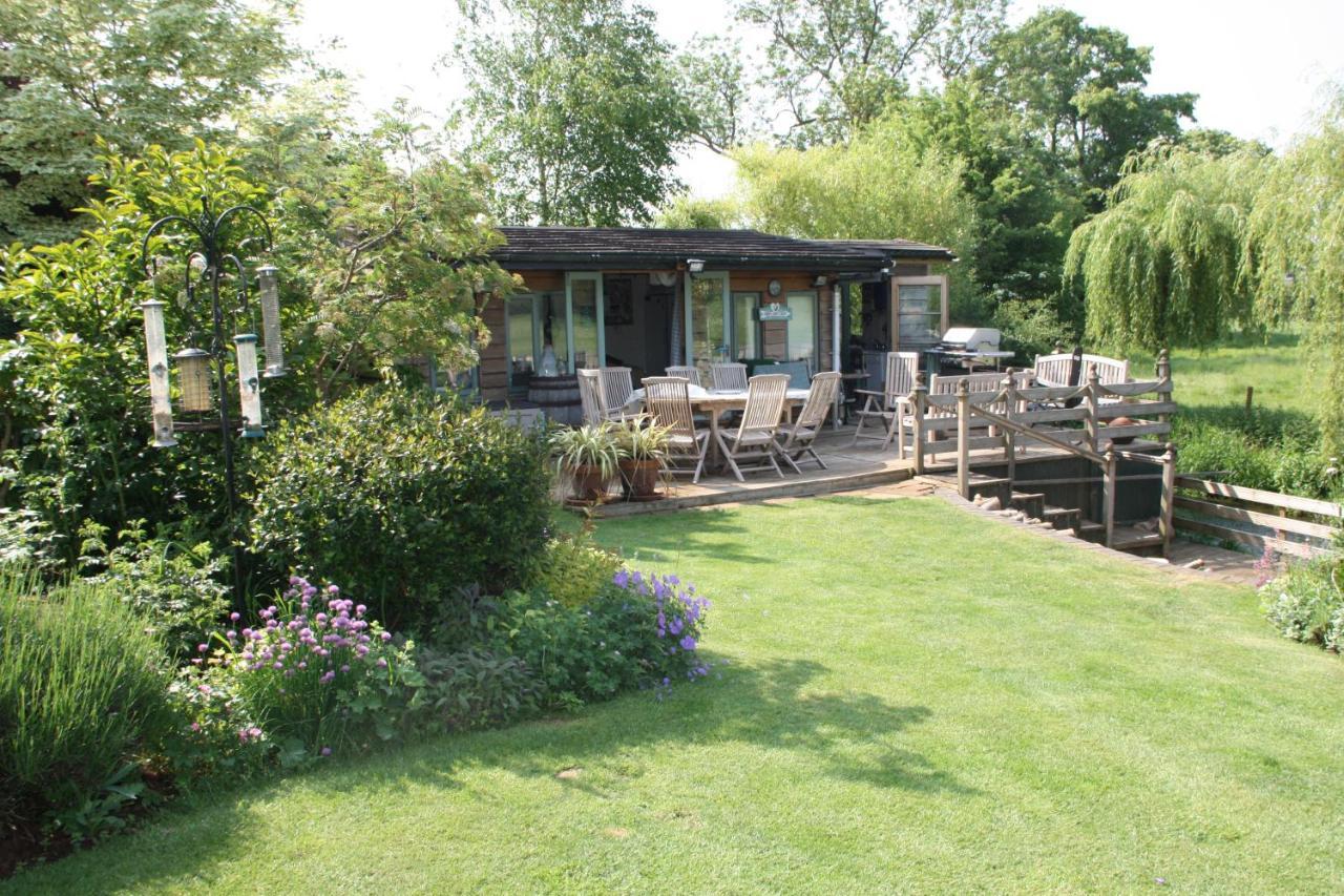 Bridge Cottage Bed And Breakfast Peterborough Bagian luar foto